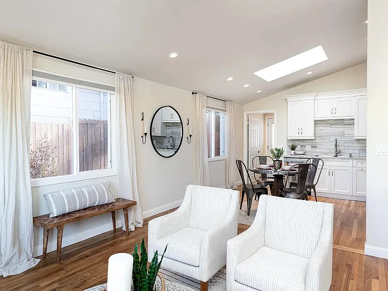 1265 Buena Vista Ave — Photo 8