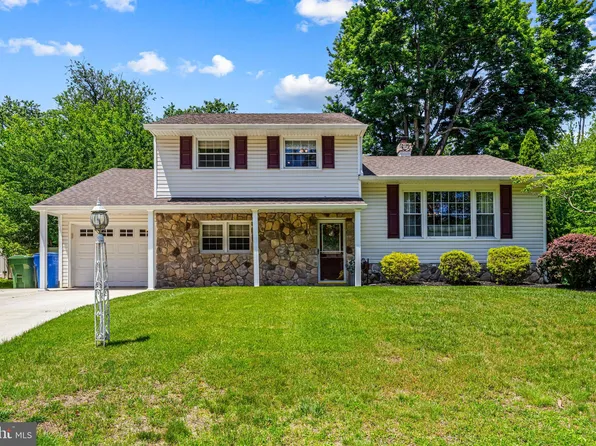 417 Narragansett Dr, Cherry Hill, NJ 08002