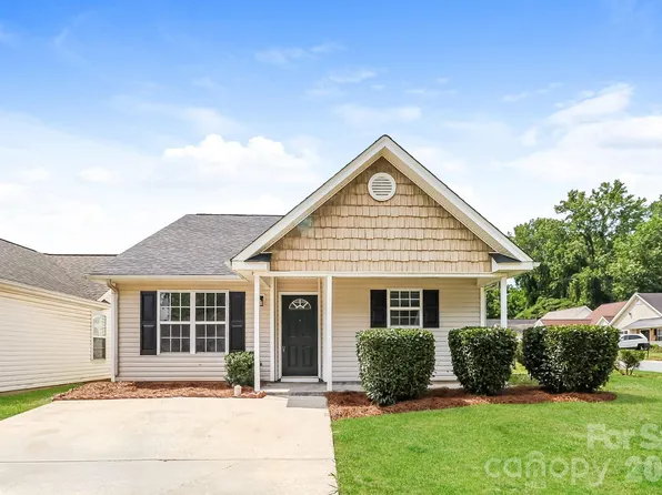 4135 Canyon Creek Ln, Charlotte, NC 28216