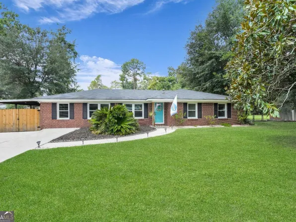 17 Regent Dr, Savannah, GA 31406