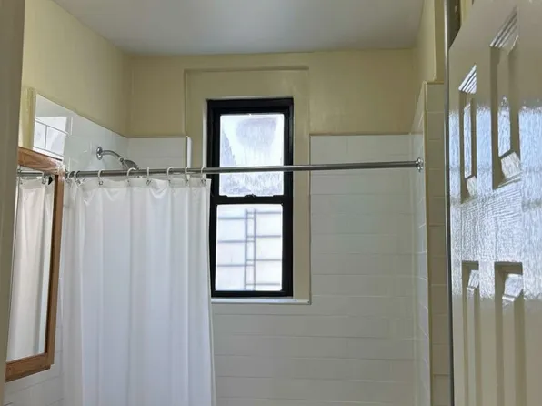 88-06 Parsons Boulevard image 6 of 6