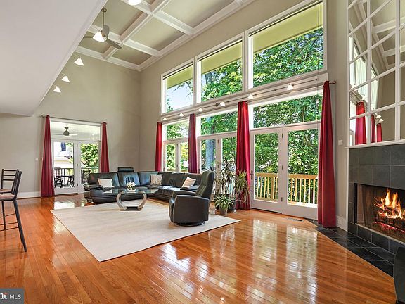 3rd image of 3017 N Underwood St