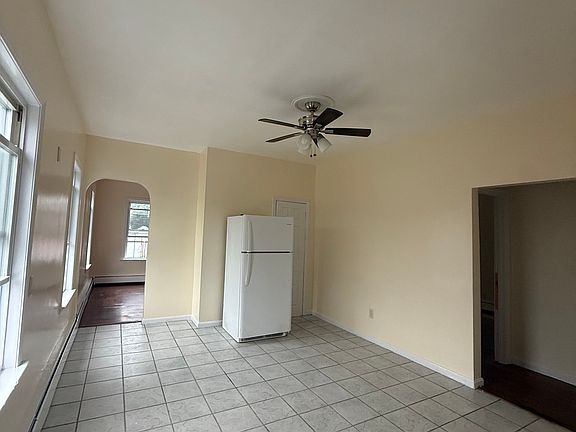 5th image of 53 Johnson St