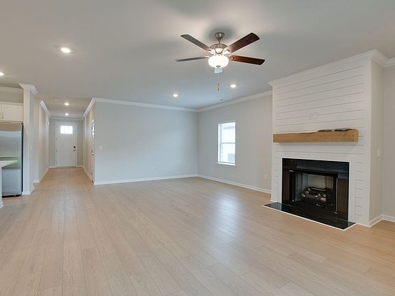 4th image of 115 Clift Creek Dr