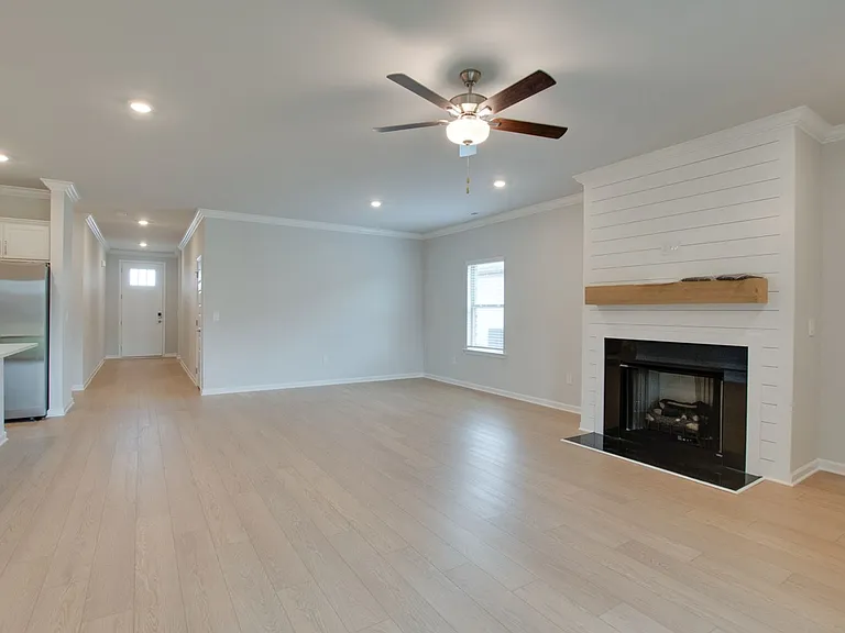 115 Clift Creek Dr — Photo 4