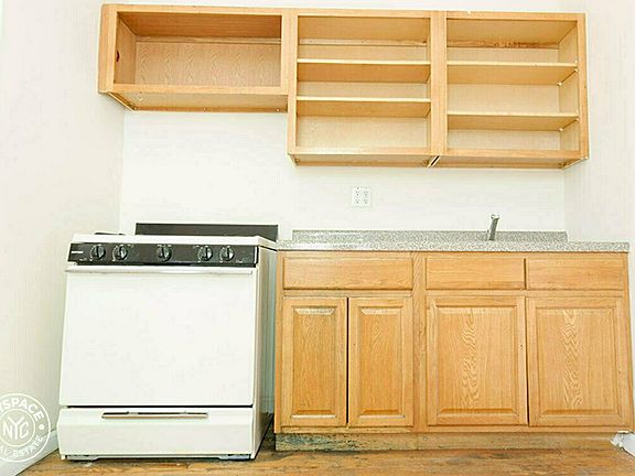 5th image of 1422 Greene Ave APT 1R