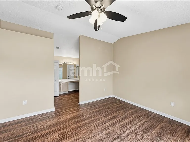 2423 Hybrid Dr — Photo 9
