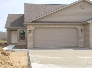 319 S Pumpkin Ridge Ct, Columbia City, IN