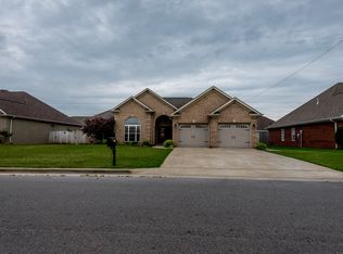 109 Luanne Ln, Muscle Shoals, AL 35661