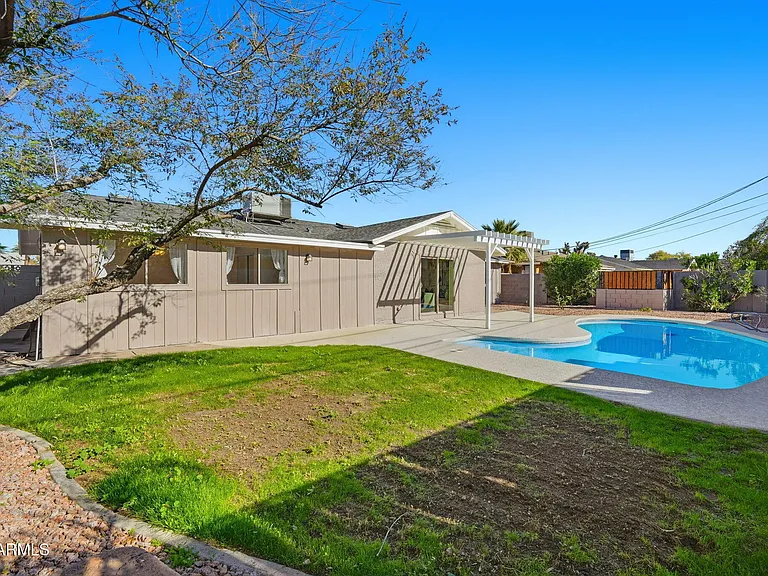 8725 E Coronado Rd — Photo 37