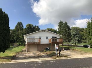 705 Willow Run St, Cottage Grove, WI 53527