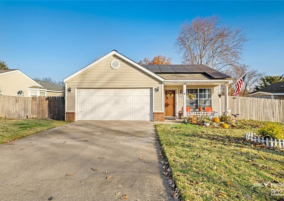 1st image of 3182 W Essex Dr
