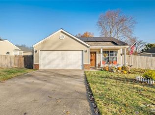 3182 W Essex Dr, Fayetteville, AR 72704