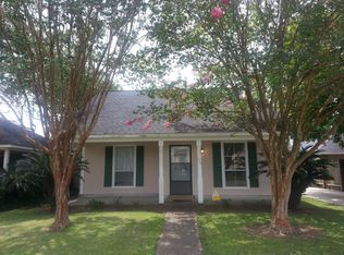 719 Fountain View Dr, Baton Rouge, LA 70820