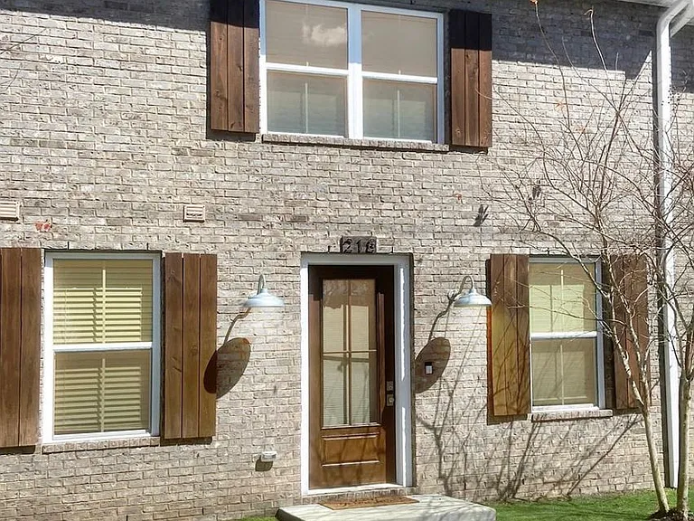 218 N De Villiers St — Photo 1