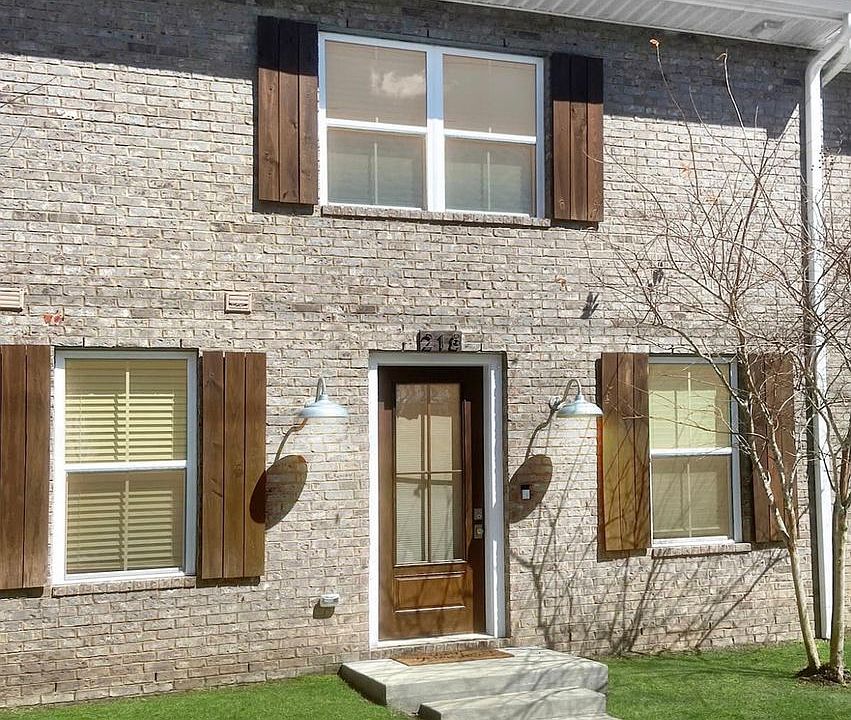 1st image of 218 N De Villiers St