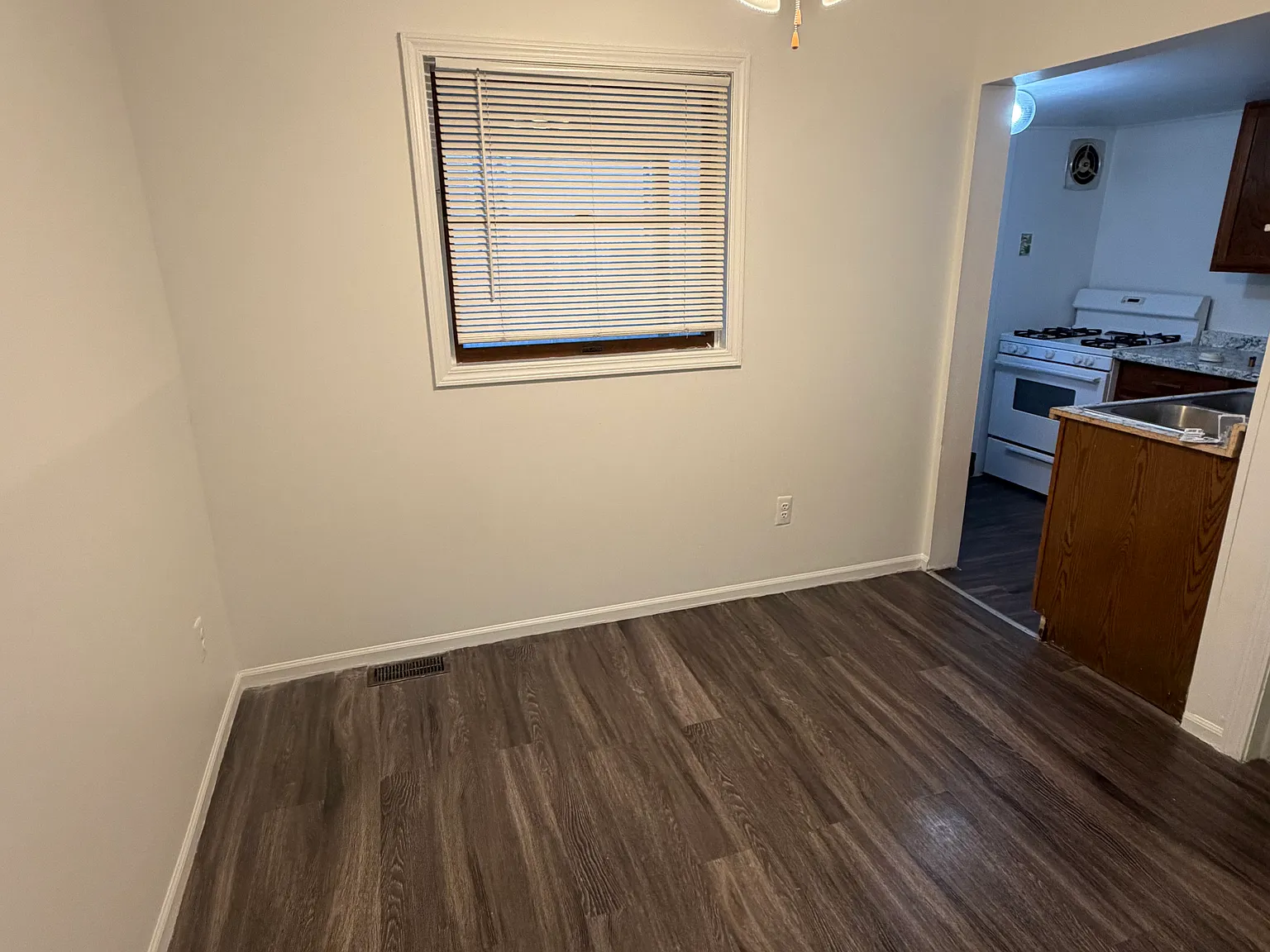 1601 Dexter Ave — Photo 4