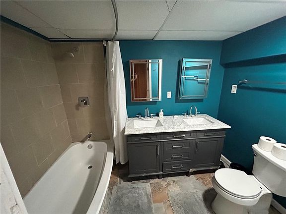 4th image of 3441 Valley View Dr