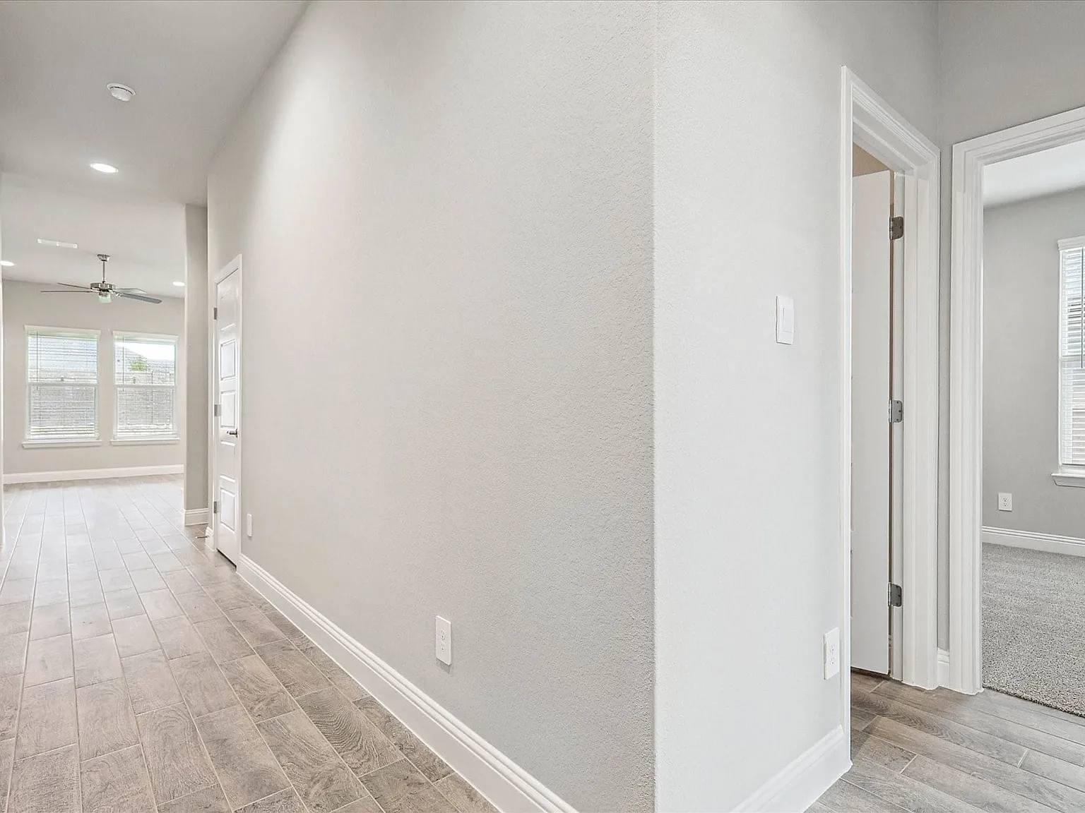4 bed, 2.0 bath, 1711 sqft, $2,450 — Photo 3