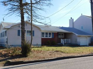 17 Cross Trees Rd, Brick, NJ 08723