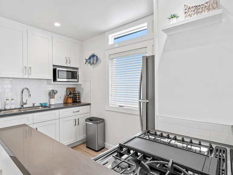 2930 S Coast Hwy #5 — Photo 9