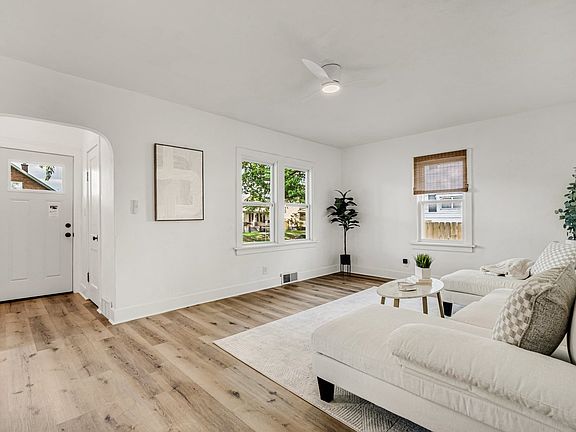 3rd image of 542 21st Ave