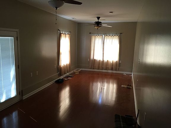 4th image of 405 Smithfield Ave