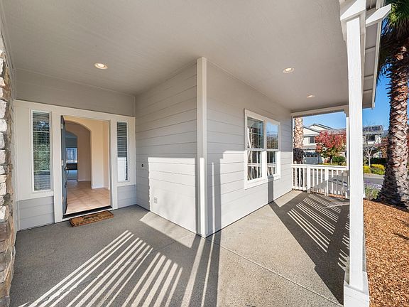4th image of 112 Grape Gables Way