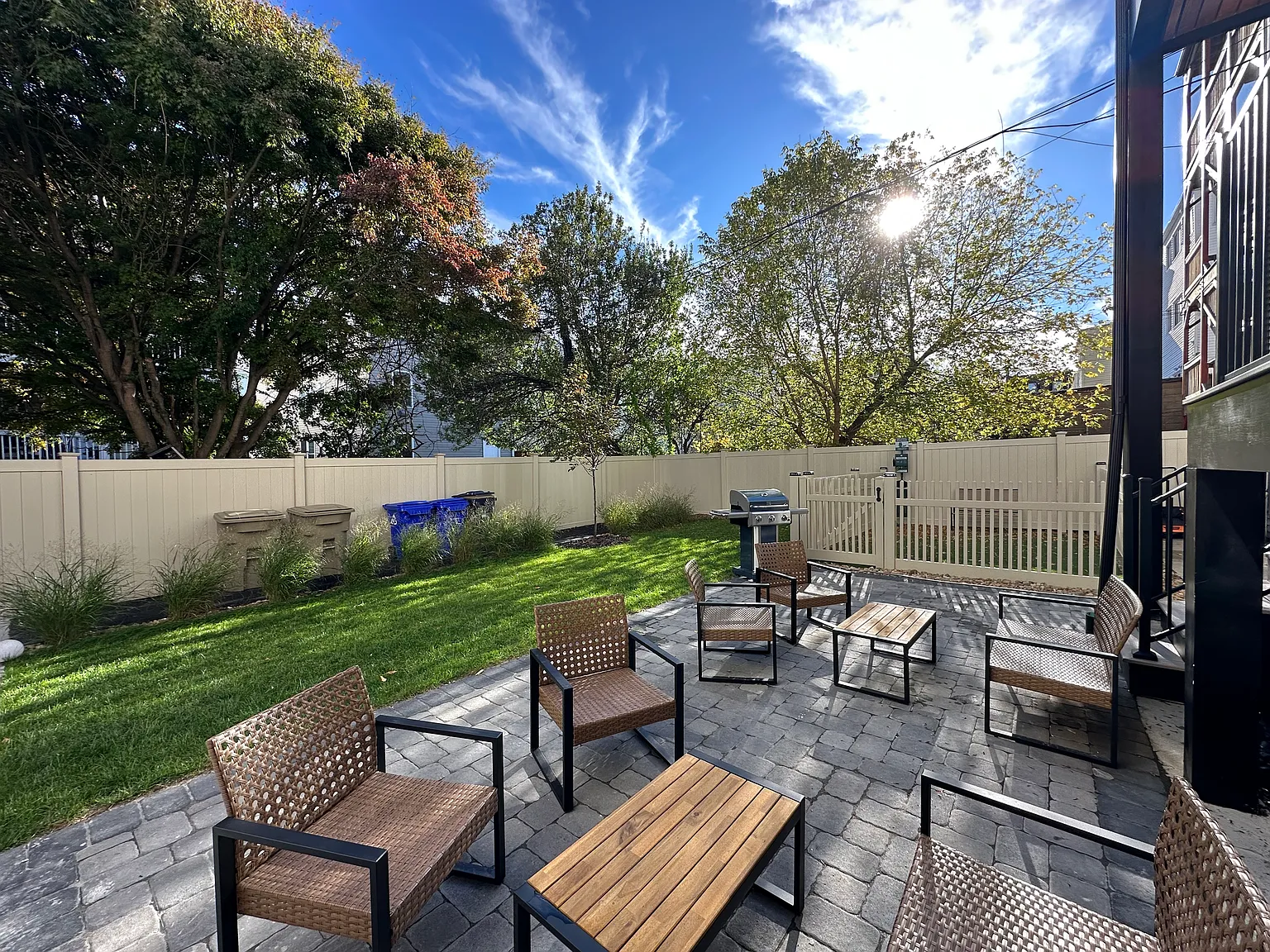 217 Saratoga St — Photo 4