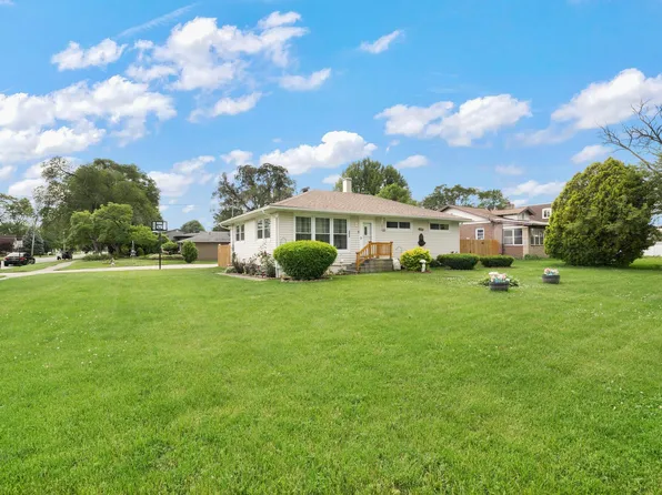 2450 Martha St, Highland, IN 46322