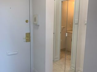 100 Maitland St #903, Toronto, ON M4Y 1E2