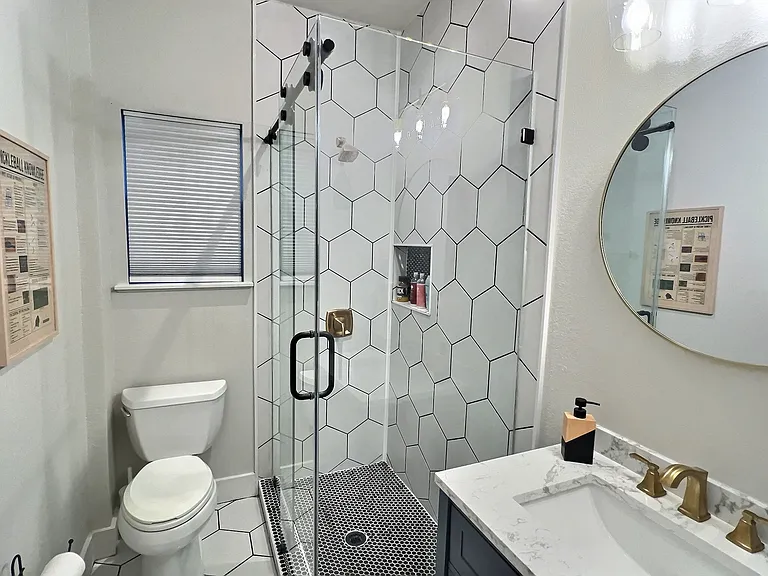 404 W Walnut St — Photo 15