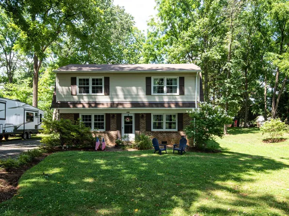 6398 Tazewell St, Warrenton, VA 20187