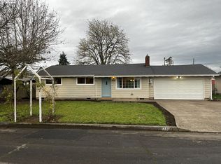 934 Olympic St, Springfield, OR 97477