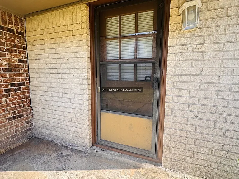331 Pinchback Rd — Photo 1
