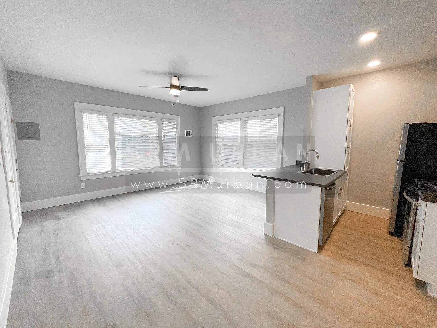 Studio, 300 sqft, $1,895 — Photo 3
