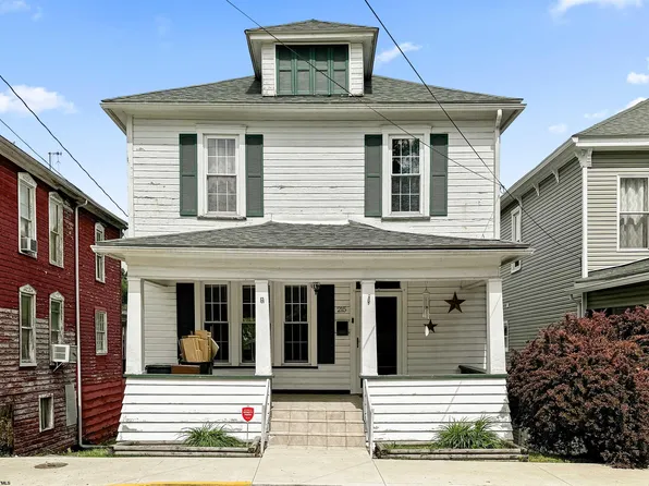 215 Maple Ave, Grafton, WV 26354