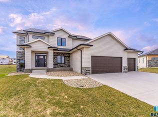 282 Central Park Ct, Harrisburg, SD 57032