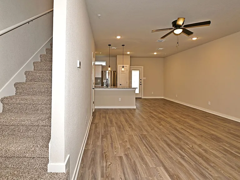 11318 Clearmine St — Photo 58