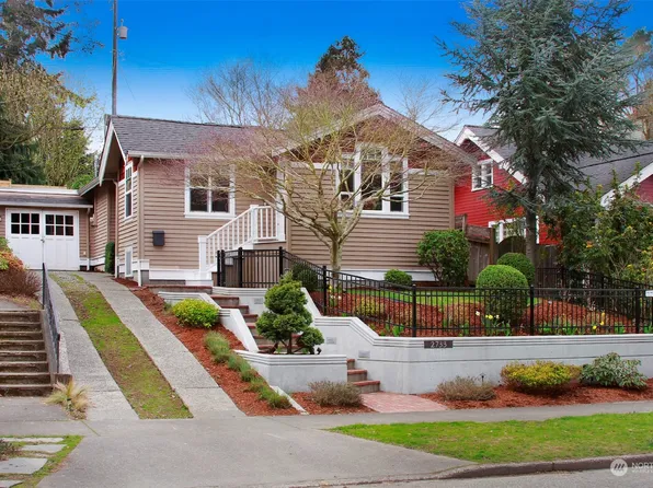 2733 49th Avenue SW, Seattle, WA 98116