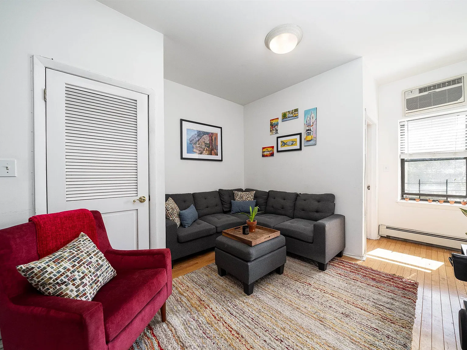 2 bed, 1.0 bath, 701 sqft, $3,400 — Photo 3