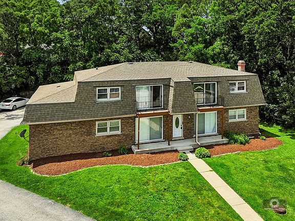 4th image of 9761 Ravinia Ln