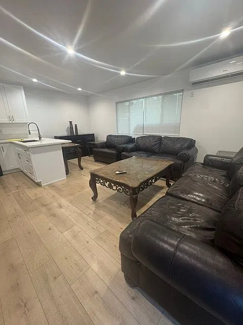 1 bed, 1.0 bath, 498 sqft, $2,200 — Photo 3