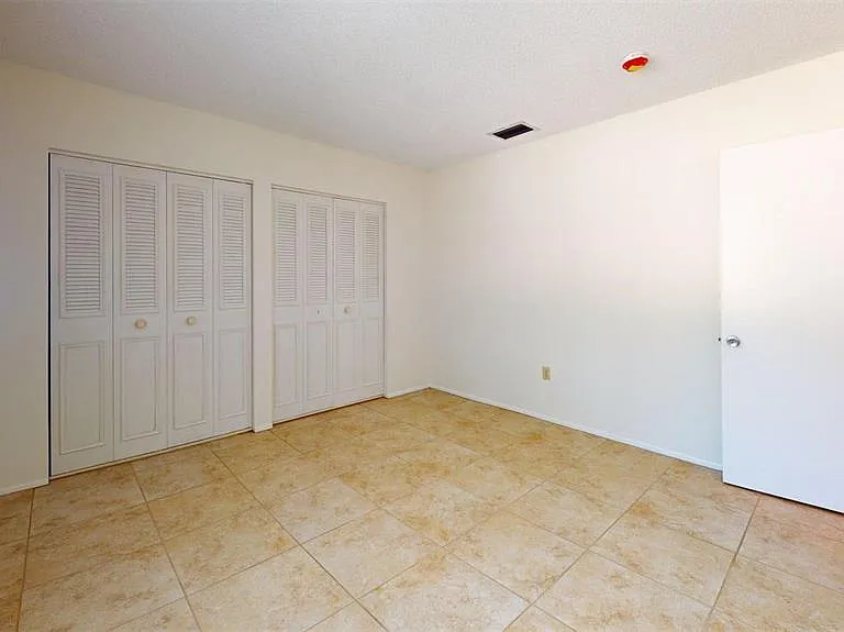1213 Glen Oaks Dr E — Photo 25