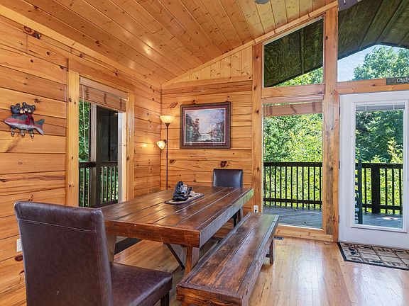 5th image of 1536 Bears Den Way