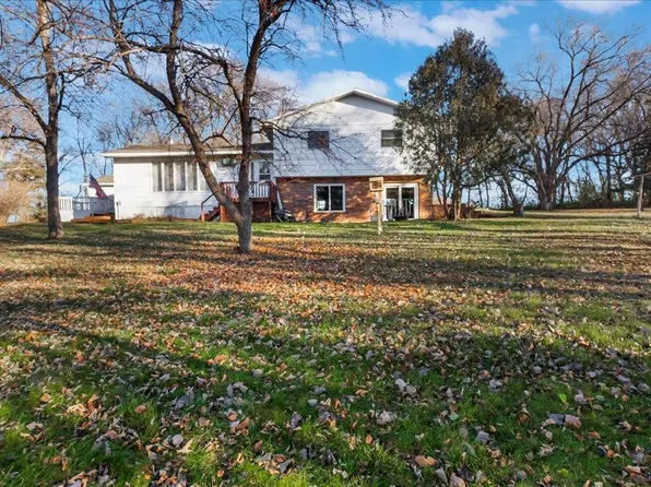 16301 61st St NW, New London, MN 56273