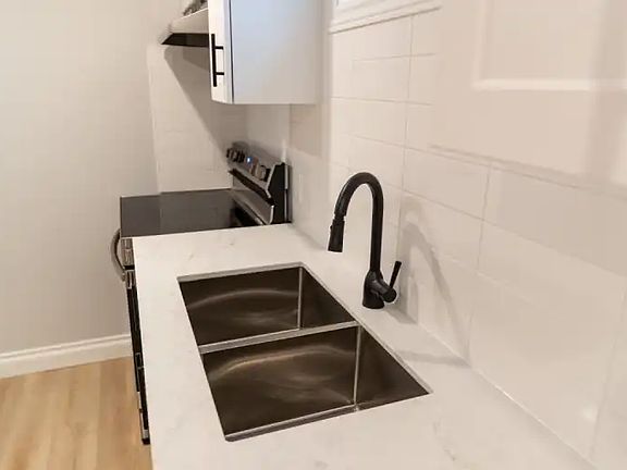 4th image of 43 Cranbrook St #2