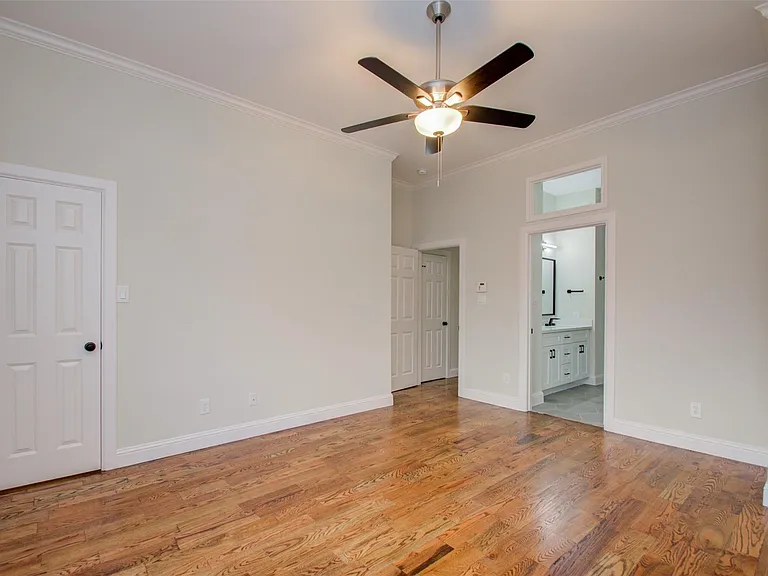1733 Tuam St — Photo 32