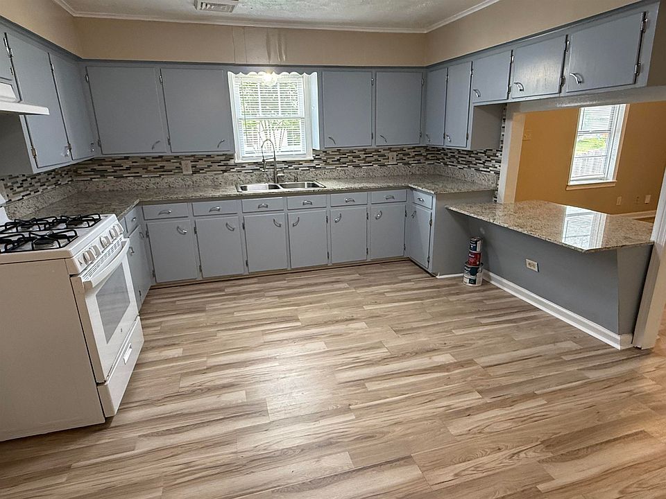 1st image of 1002 13th St