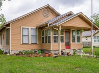 520 S Pecan Ave, Luling, TX 78648